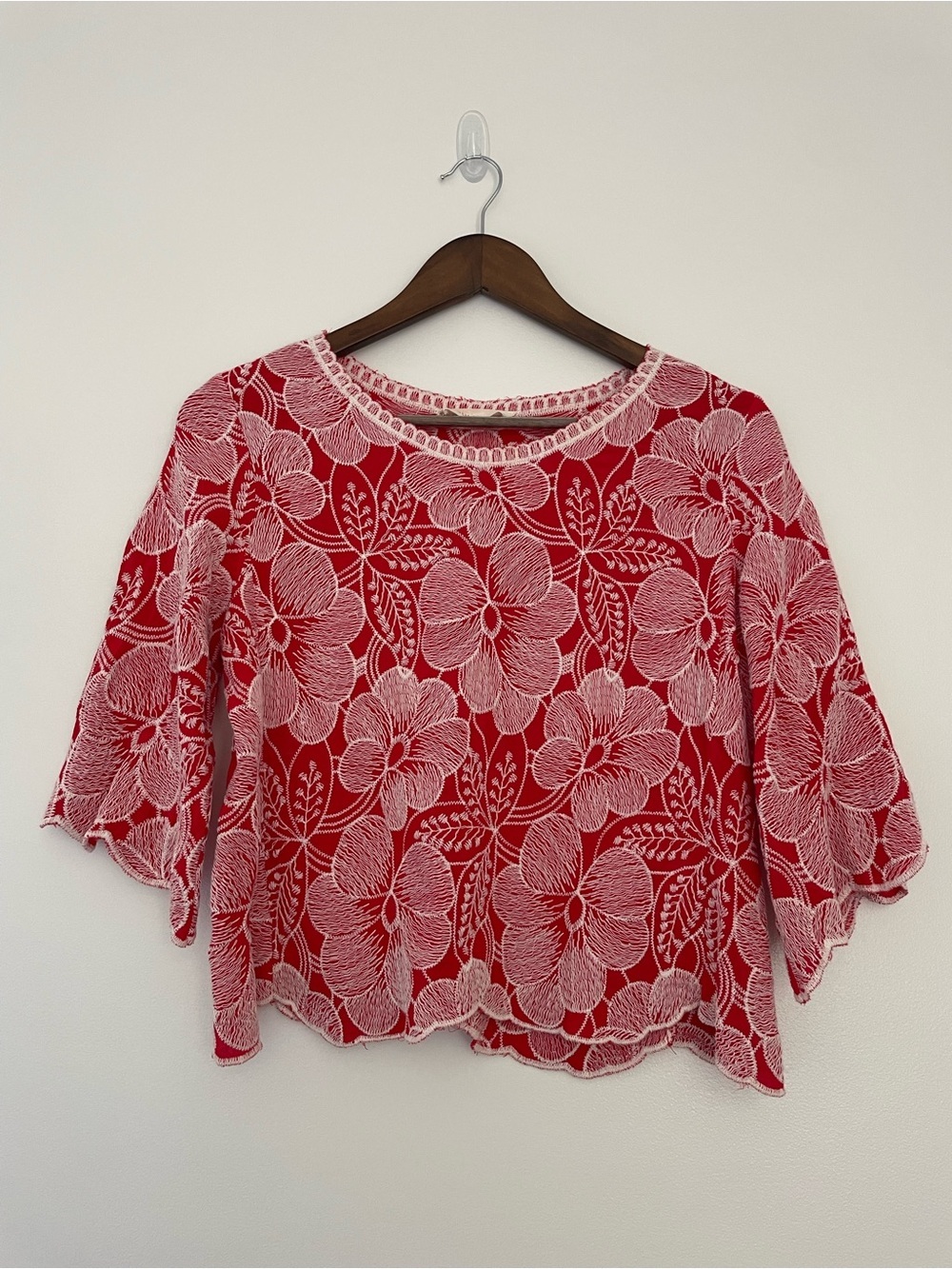 Solitaire Red and White Embroidered Floral Flowy Crop Coastal Vacation Top